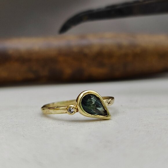 Gold ring. 14 Karat yellow gold with a Green Tourmaline and small Diamond. - Picture 9 of 14